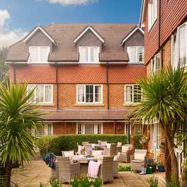 Hallmark Lakeview - Care Home