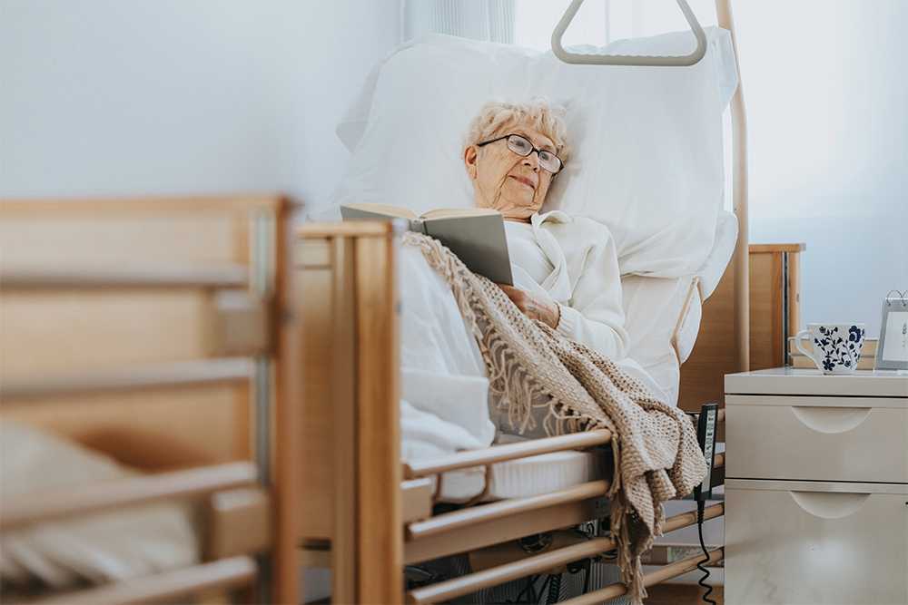 discharge to assess pathways reduce hospital stays