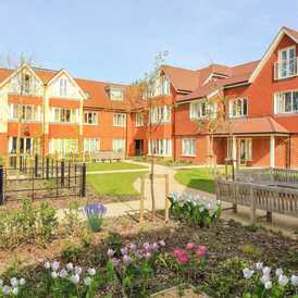 Hampshire Lakes - Retirement Living