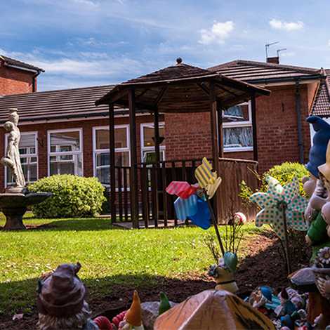 Roxburgh House (West Midlands) - Care Home