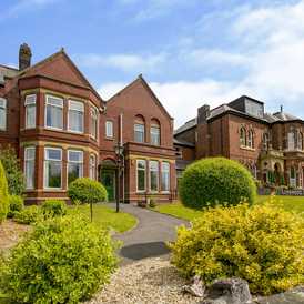 Longwood Lodge Care Home - Care Home