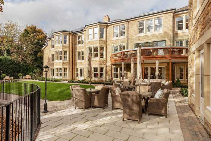Best care homes in Leeds