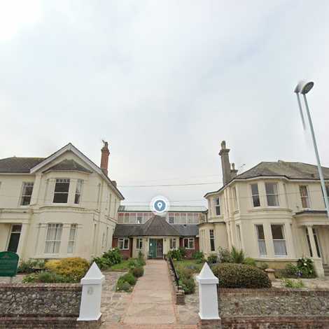 Hollywynd Rest Home - Care Home