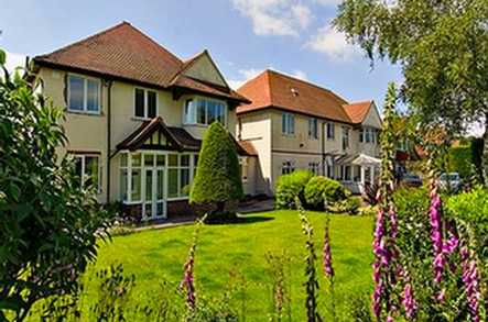 Oakwood Rest Home - Care Home