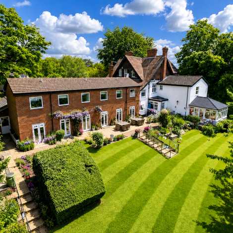 Cleeve Lodge - Care Home