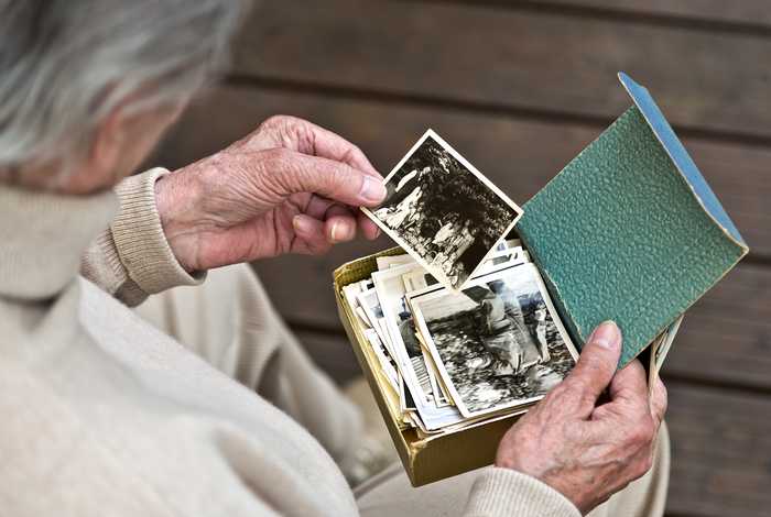 A case of Alzheimer's and a search for elderly care