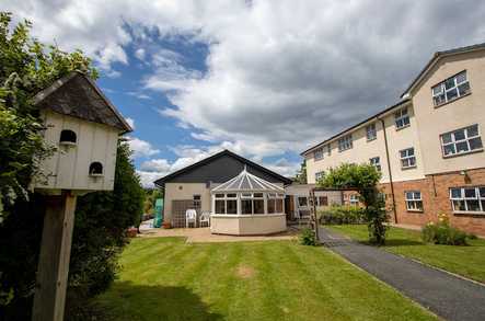 Maes Y Dderwen - Care Home
