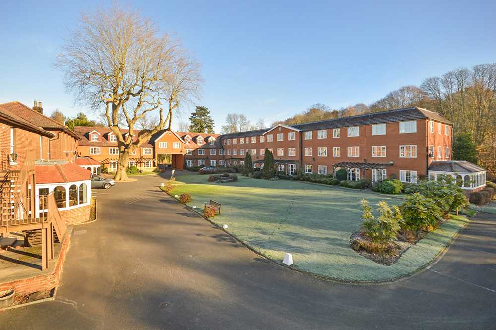 Lakeside Retirement Village