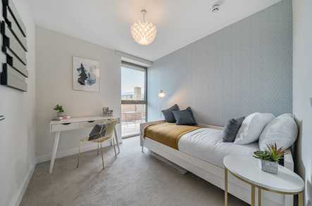 Apartment 2 - 2-Bedroom Ground Floor with landscaped gardens image 4