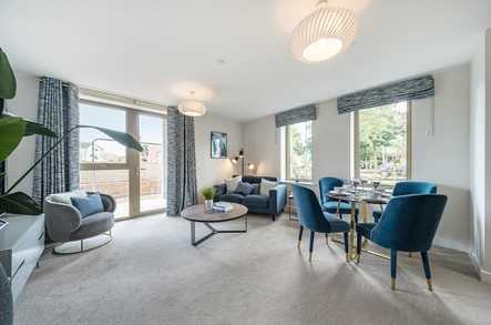 Apartment 2 - 2-Bedroom Ground Floor with landscaped gardens image 5