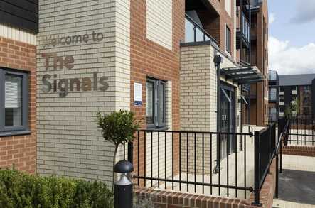 Apartment 76 - The Signals, Hook image 1