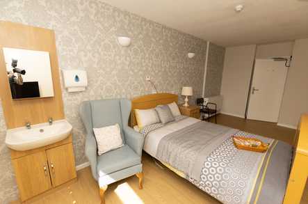 Longwood Grange Care Home Huddersfield  - 3