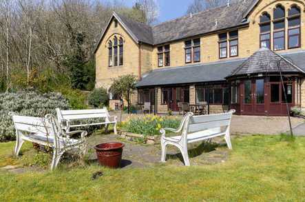 Longwood Grange Care Home Huddersfield  - 5