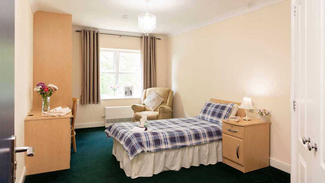 Oakwood Grange care home Care Home Barnsley accommodation-carousel - 1