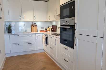 Apartment 28 image 2