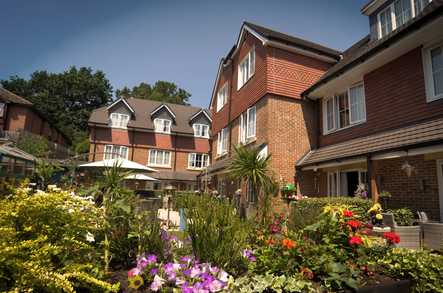 Hallmark Lakeview Care Home Lightwater  - 1