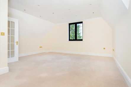 Newlands of Stow Apartment 11 image 4