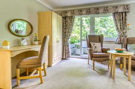 Pendean House Care Home Care Home Midhurst  - 4