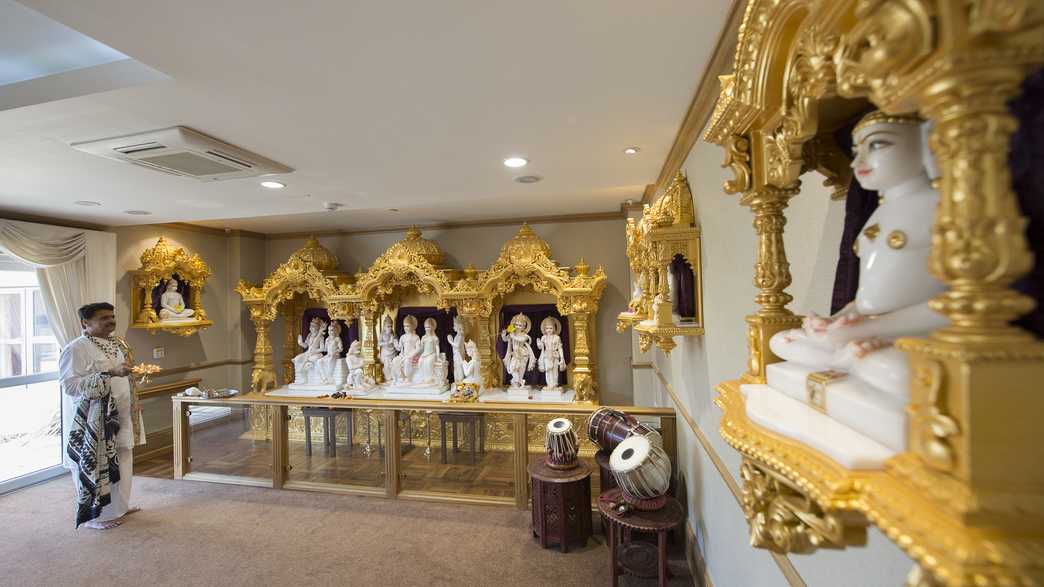 TLC Karuna Manor Care Home Care Home Harrow buildings-carousel - 2