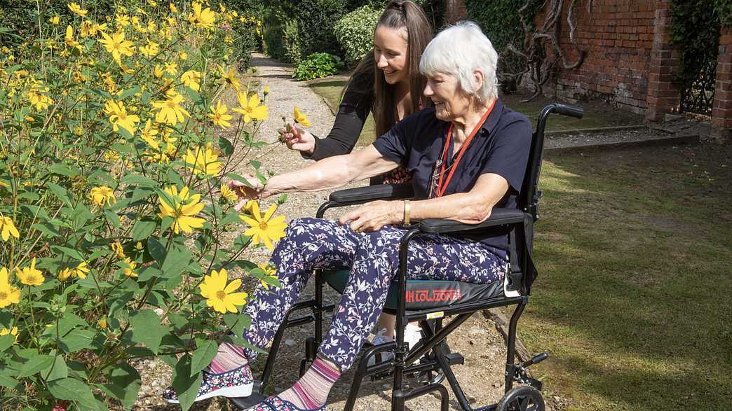 Bridge House Nursing Home Care Home Twyford buildings-carousel - 5