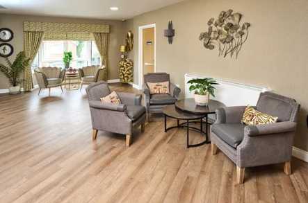 Autumn House Nursing Home Care Home Stone  - 2