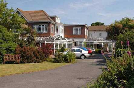 Apsley House Care Home Care Home Bognor Regis  - 1