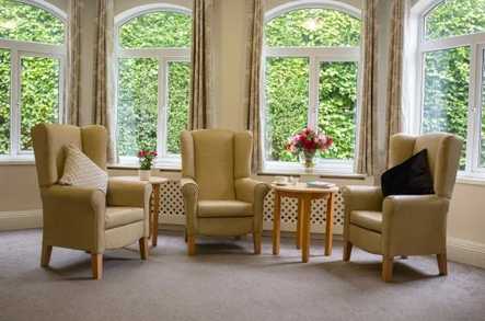 Lynton Hall Care Home Care Home New Malden  - 2