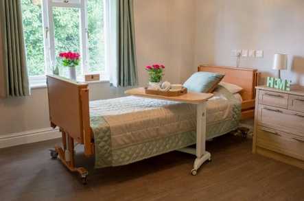 Lynton Hall Care Home Care Home New Malden  - 4