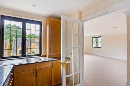 Newlands of Stow Apartment 10 image 2