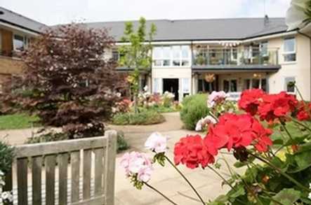 Lent Rise House Care Home Slough  - 5
