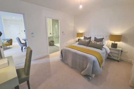 Apartment 15 image 4