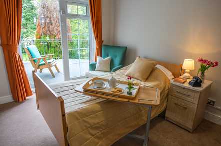 Oakcroft House Care Home Care Home West Byfleet  - 4