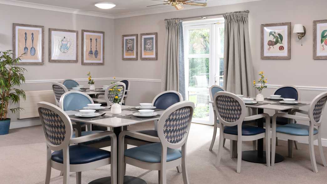 Woodlands Care Centre Care Home Cambridge meals-carousel - 12