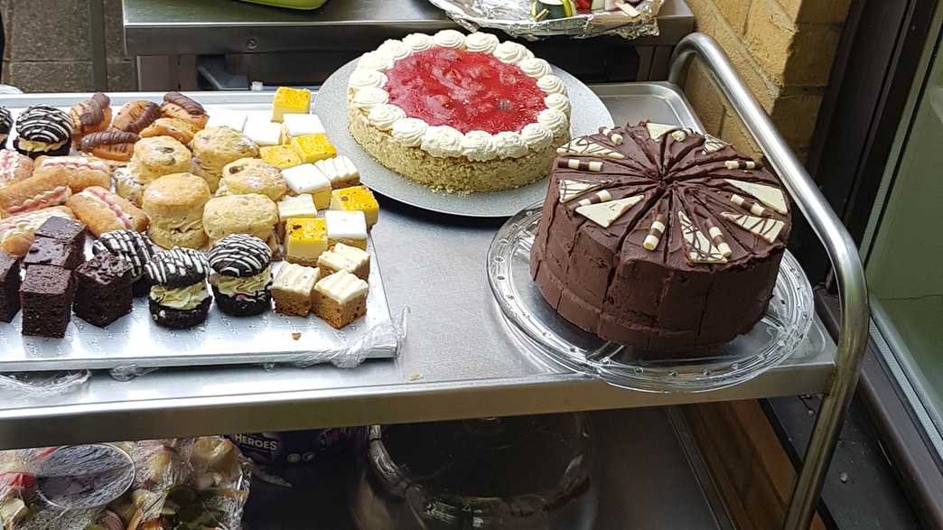 Dell Field Court Care Home London meals-carousel - 6