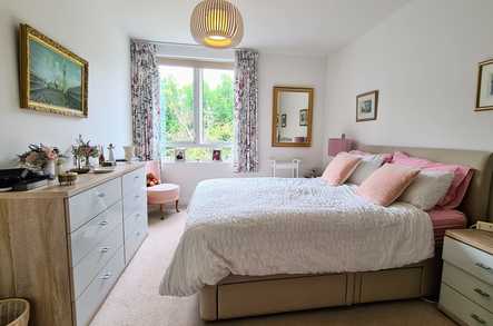 Apartment 22 image 3