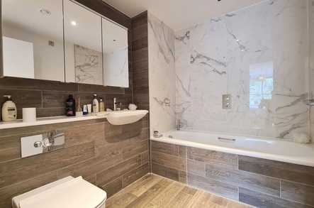 Apartment 22 image 4