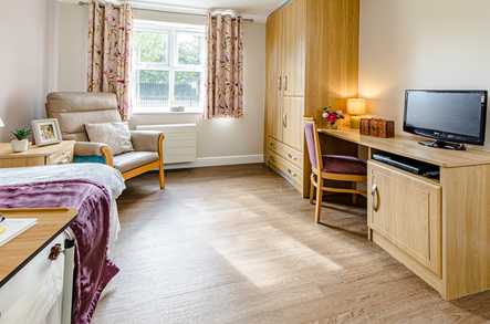 Brinnington Hall Care Home Stockport  - 5