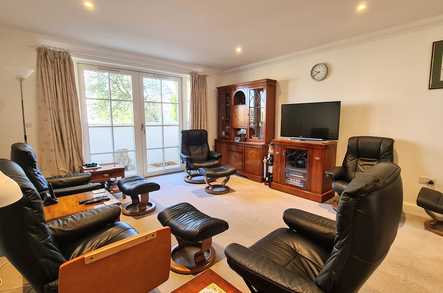 Apartment 9 image 1