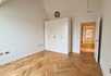 Apartment 18 image 5