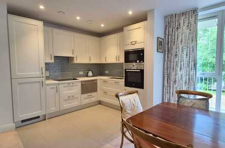 Apartment 14 image 2