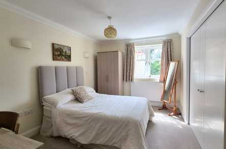 Apartment 13 image 4