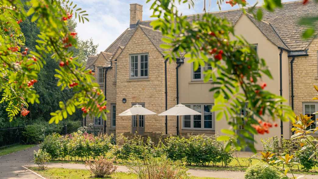 Hawkesbury Place Retirement Living Stow-on-the-wold wellbeing-carousel - 3