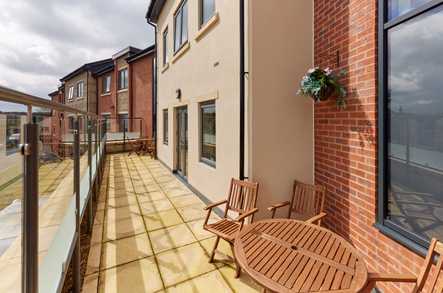 Flowers Manor Care Home Care Home Chippenham  - 3