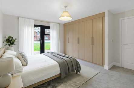 Grove Place 3 Bedroom Apartment image 2