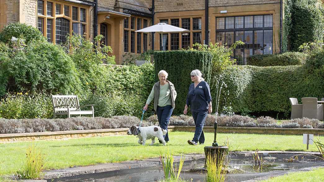 Newlands Care Home Care Home Stow on the Wold activities-carousel - 4