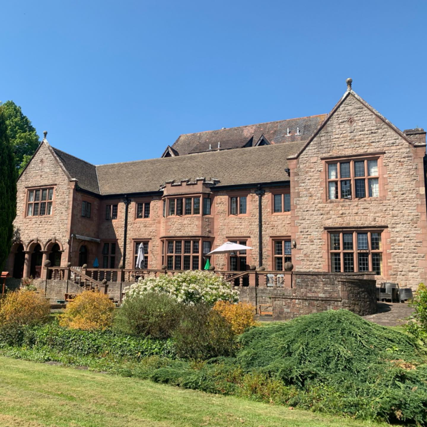 Castleford House Nursing Home Care Home Chepstow, NP16 7LF