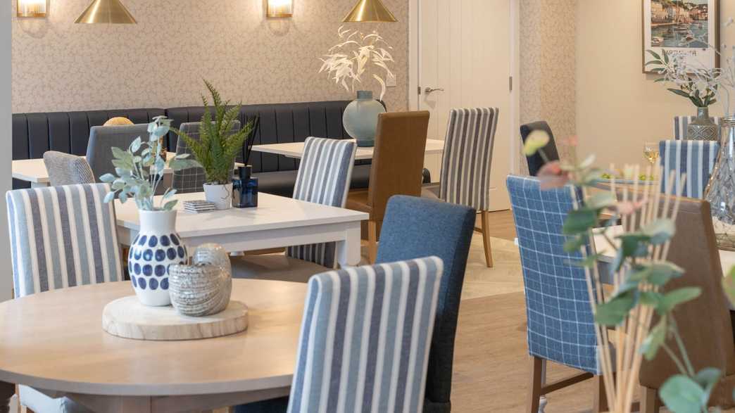 Mewstone Place Retirement Living Dartmouth lifestyle-carousel - 3