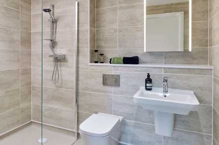 Riverside Gardens - Apartment 38 - 2 Bed En-Suite image 5