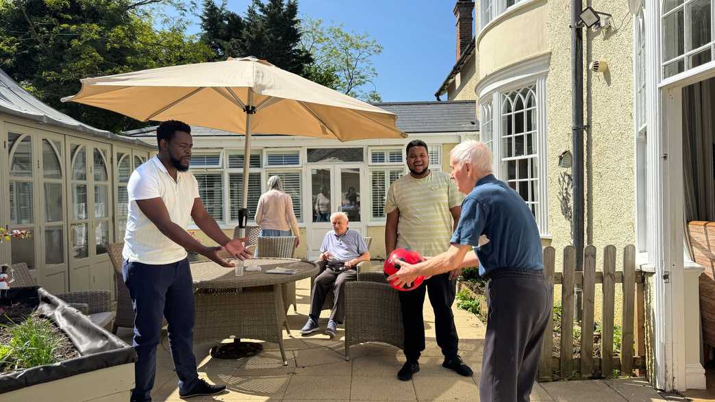 Coxwell Hall Care Home Faringdon activities-carousel - 2