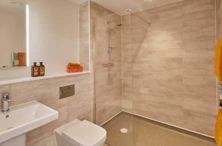 The Spindles - Apartment 41 - 2 Bed En-suite image 5